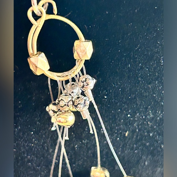 Floating Illusion Necklace Walking through the air - Picture 6 of 12